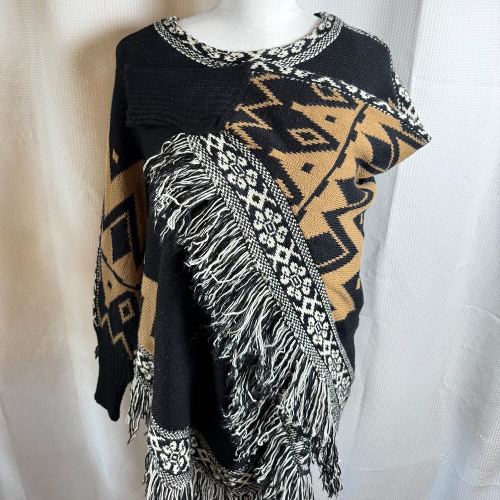 Miami Wool Blend Poncho Womens Size M/L Black Aztec w/Sleeves Scoop Neck in EUC